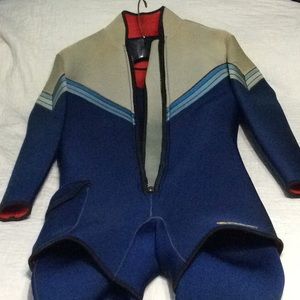 Fathom men’s wetsuit 4 piece. 1/4” nylon lined A45